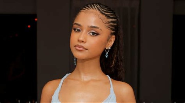 How Tall is Tyla? Discovering the Height of the Rising Star