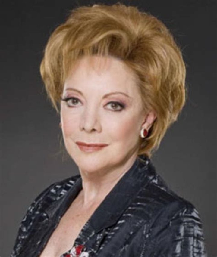 Jacqueline Andere ·