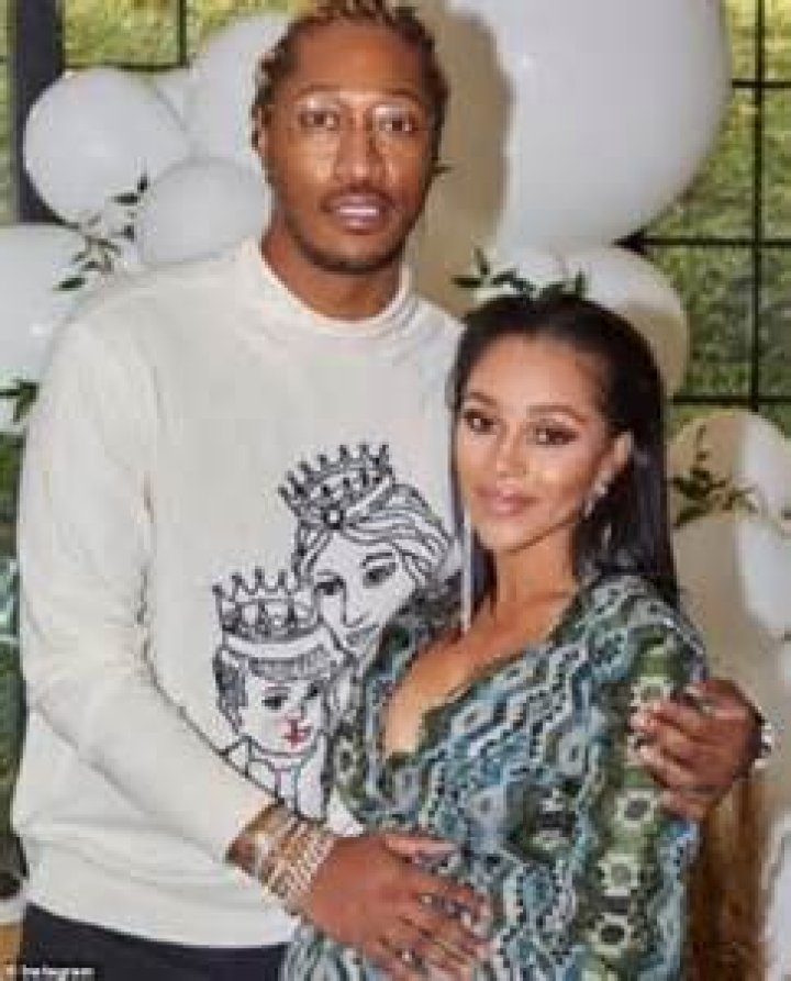 Joie Chavis (Instagram Star) - Age, Birthday, Bio, Facts, Family, Net Worth, Height & More |