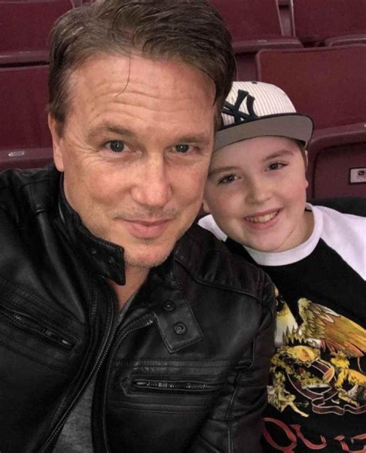 Lochlyn Munro – Biography, Wife, Brother, Family, Height, Net Worth