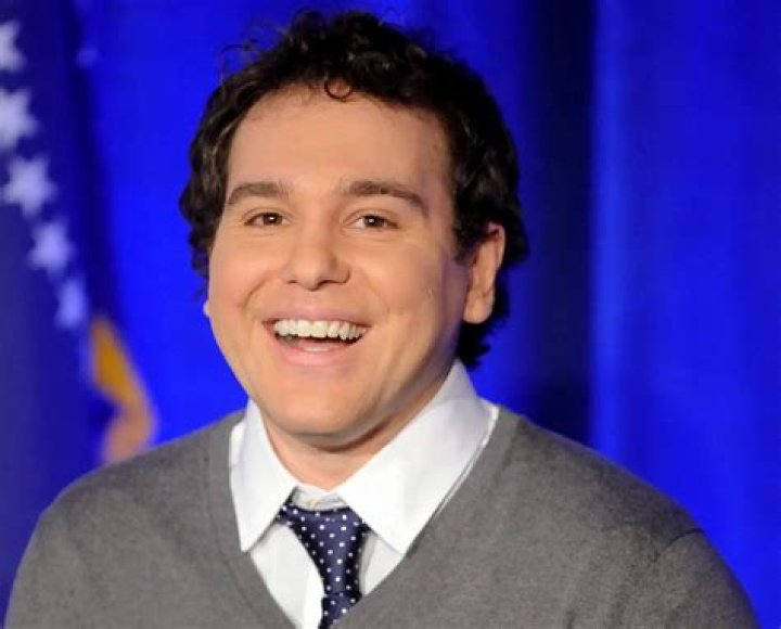 Ronan Farrow Jon Lovett Breakup Details Dating Timeline And Family Details ·
