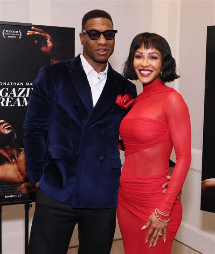 Sade Jenea Shows Off Pregnancy, Hanging Out With Ne-Yo ·