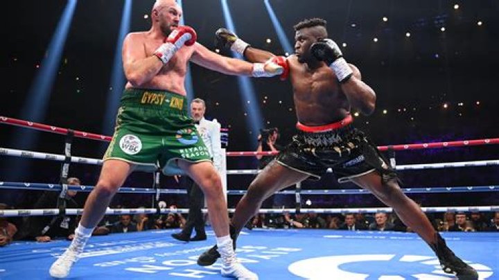 Tyson Fury Height: Where Does Gypsy King Stand in the List of TallestHeavyweight Champions of