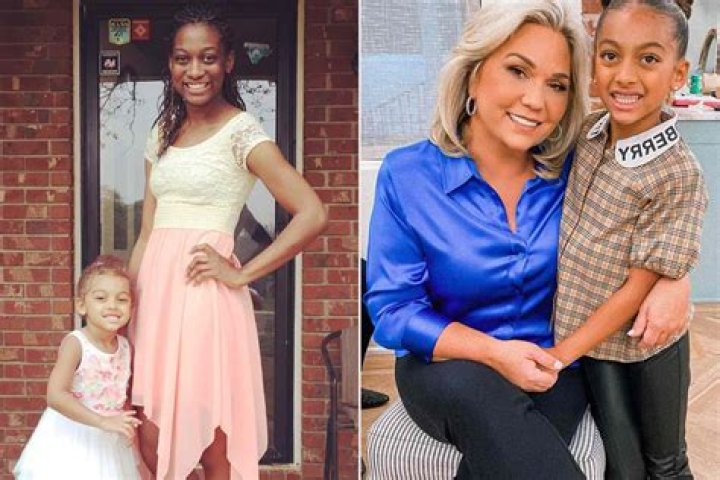 Who Are Chloe and Halles Parents?
